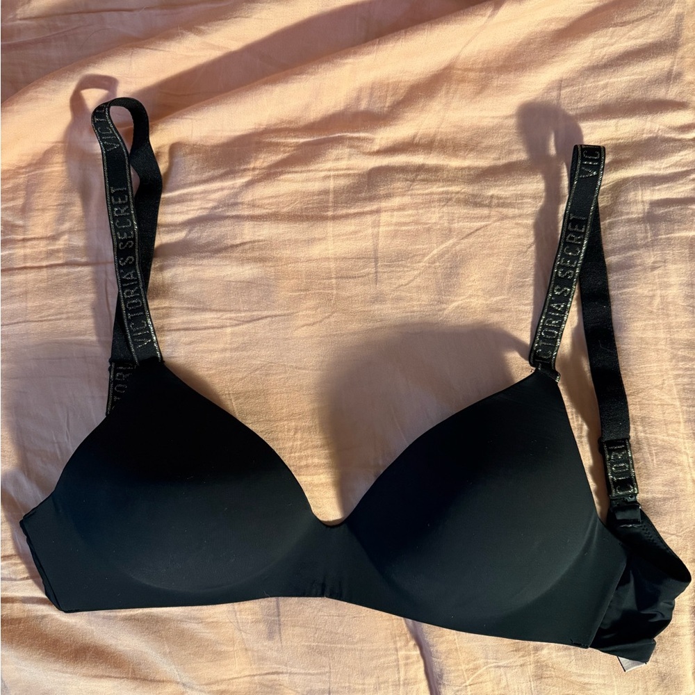 Victoria's Secret Black T-shirt lightly lined wireless adjustable Bra 32C